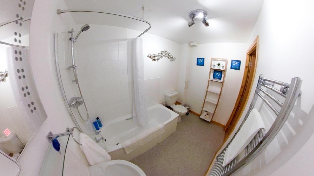 Inverness City Centre Apartment With Elevator And Google Chromecast Exterior foto